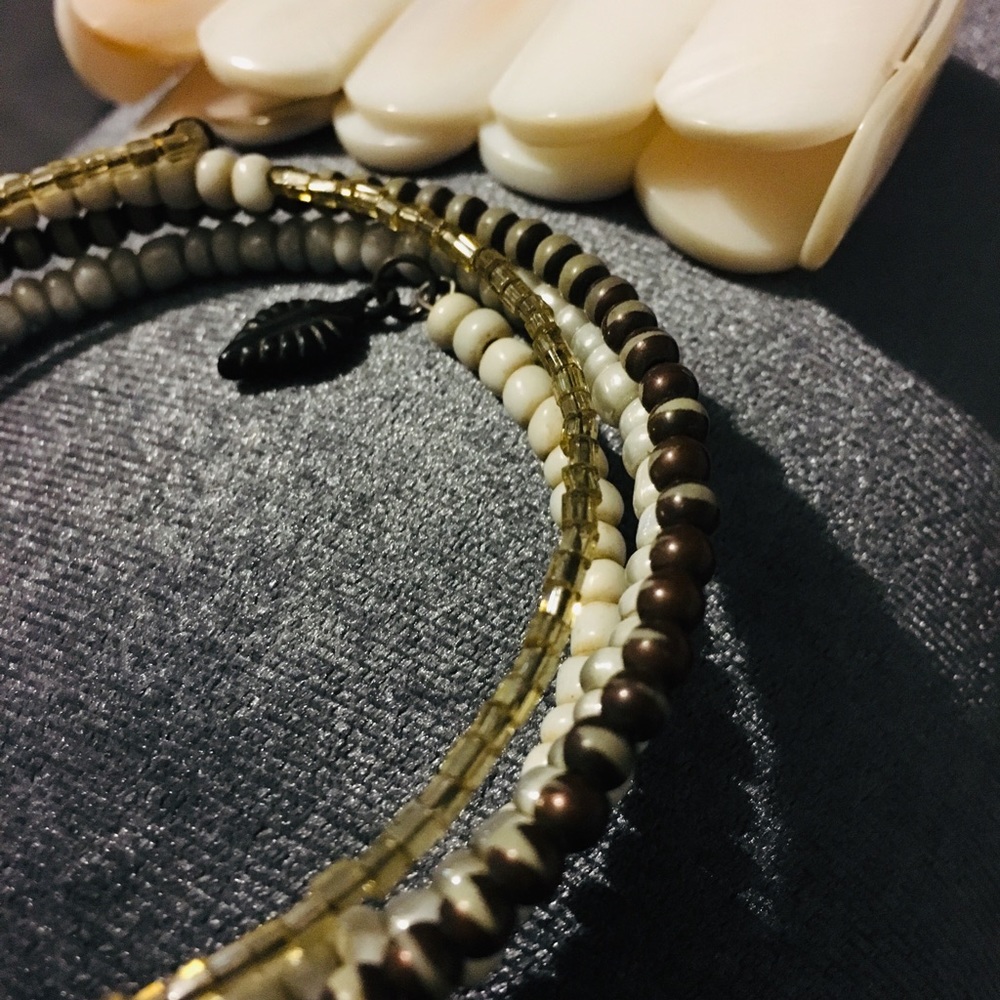 Bracelets - Picture 3 of 7